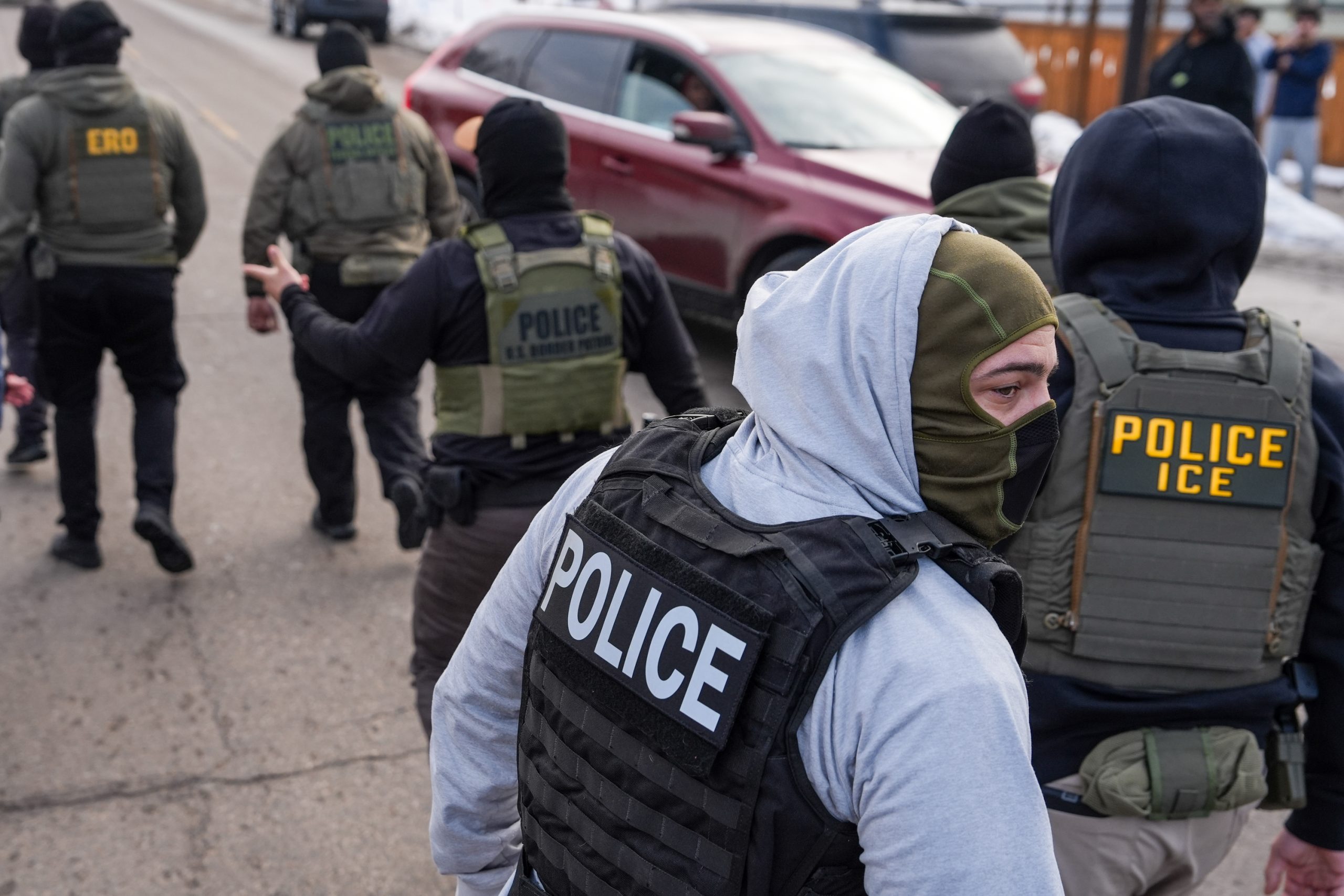 DHS instructs ICE agents to arrest refugees without green cards